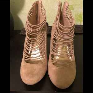 Nine West Tan Strappy Wedges